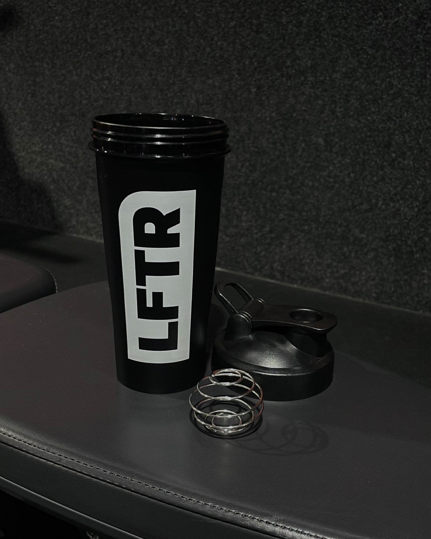Shaker Zwart